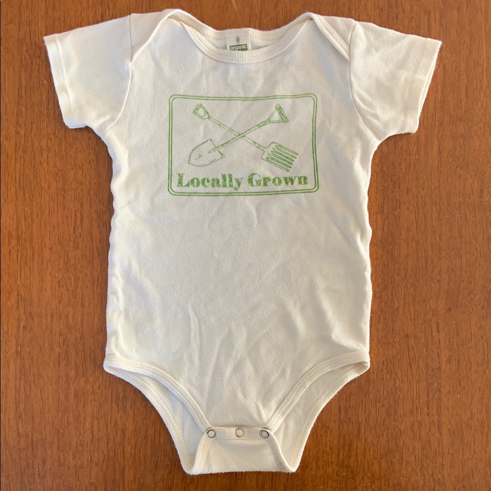 🍊5/$25 Small 🇨🇦 Shop Organic Cotton Cream Baby Onesie size 6-12m